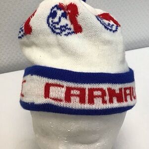 Vintage Carnival De Quebec White and Blue Knit Hat with Red Accents ❤️